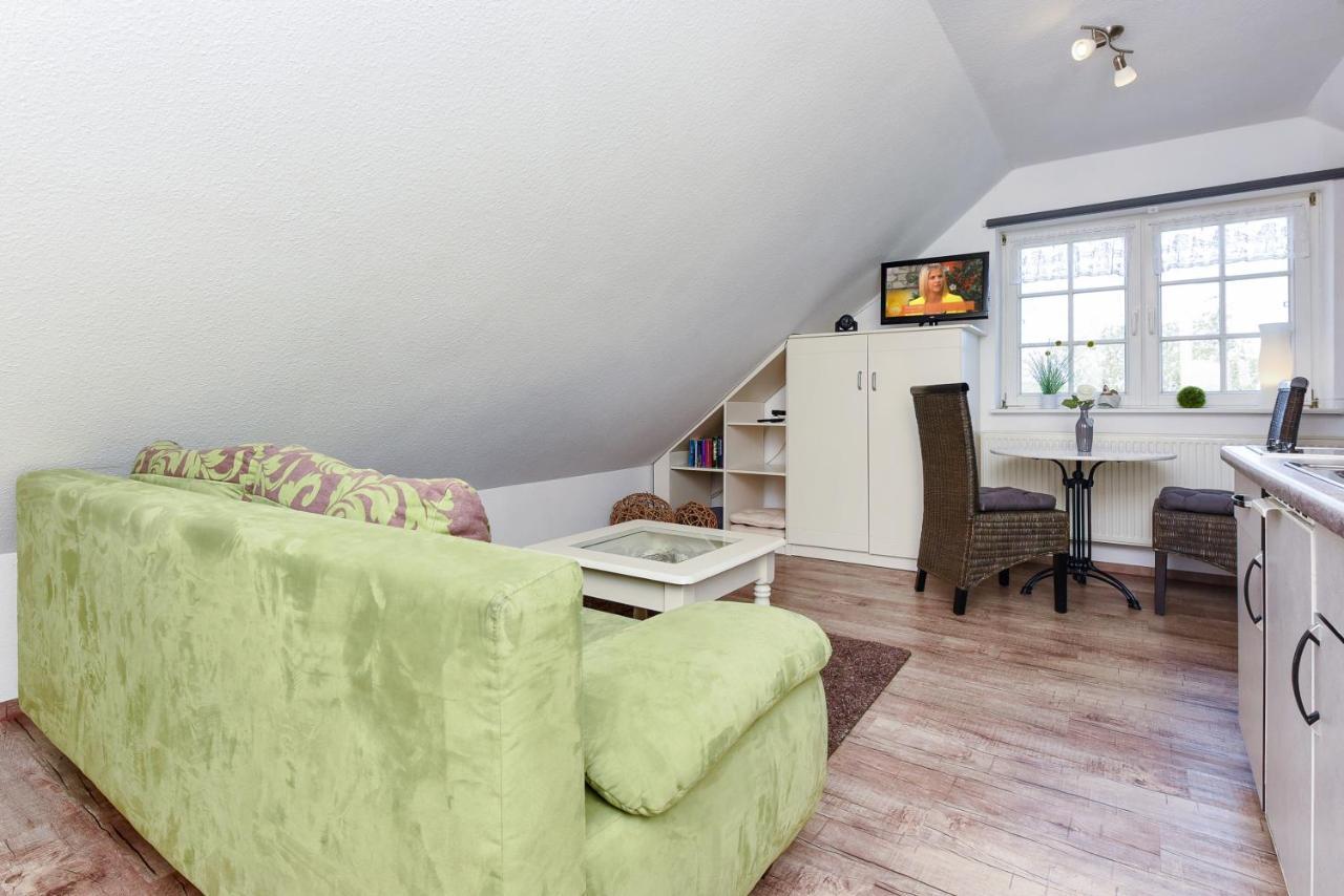 Ferienwohnungen Im Haus Friesische Weite Schillig Exteriör bild